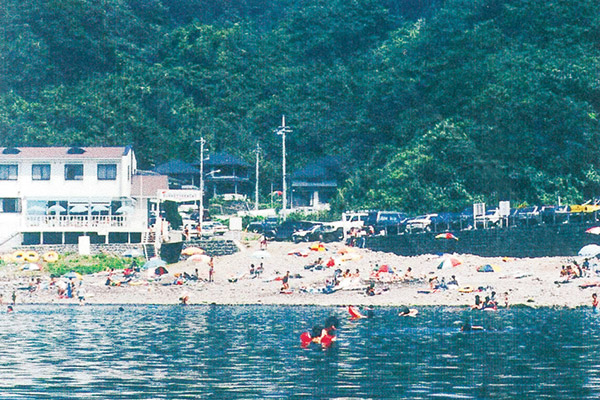 浮島海岸と別荘