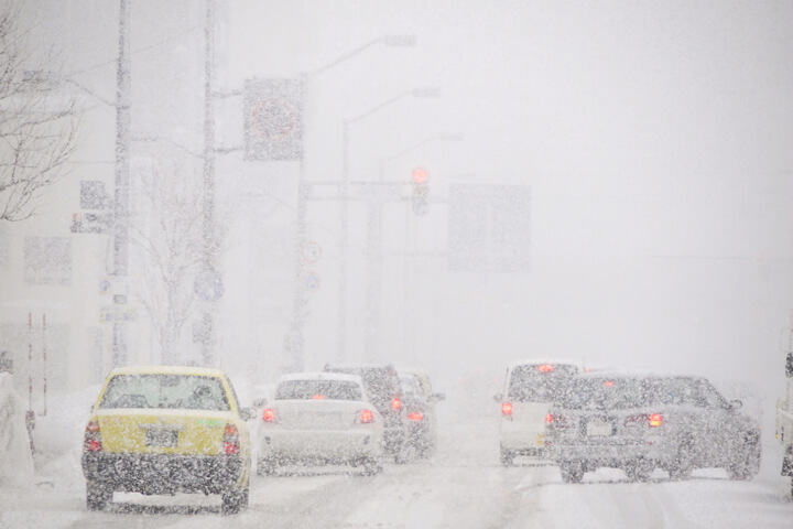 雪道で起こり得る危険〜マイカー、車での移動は万全を期してゲレンデへのイメージ