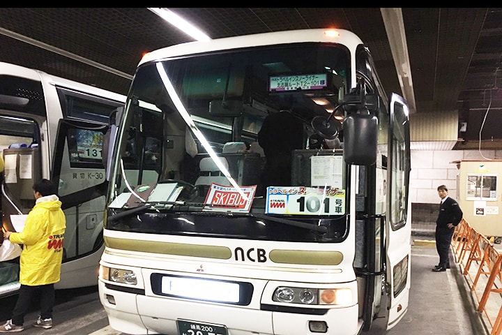 初めての日帰りスキーツアー スノボツアー前必見 ツアーの流れ 朝発 夜発バス編 ゲレナビ By トラベルイン