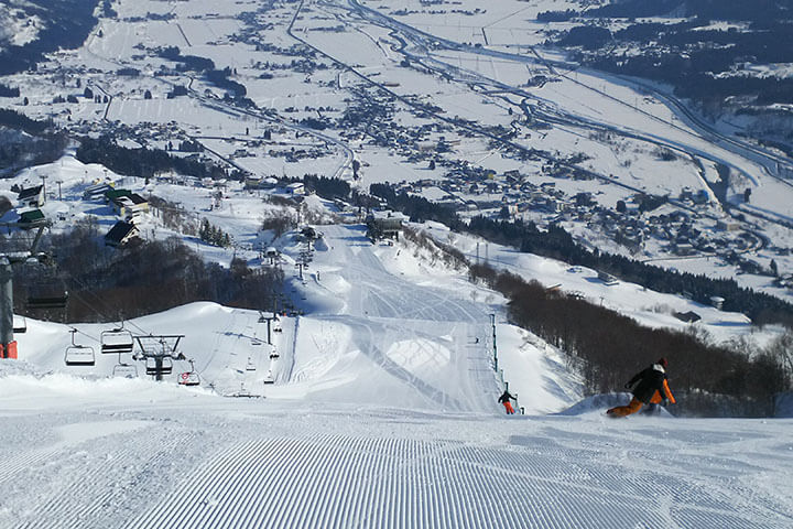 石打丸山スキー場現地レポート！新設のゴンドラ＆スキーセンターは必見！のイメージ