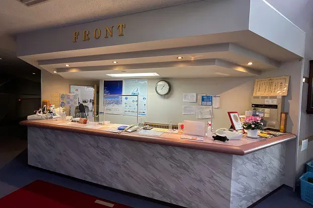 菅平イナリールホテル フロント