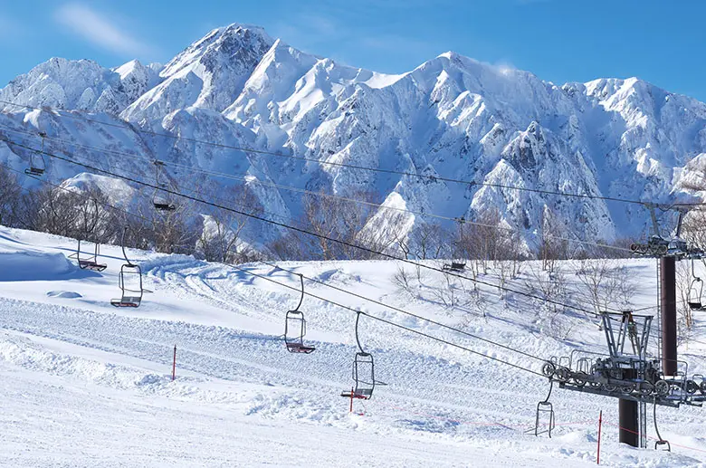 五竜岳と白馬五竜スキー場